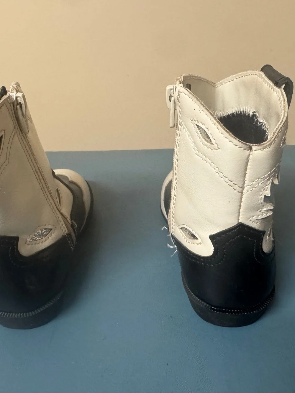 Zara Crème and black leather boots toddlers girl size 5